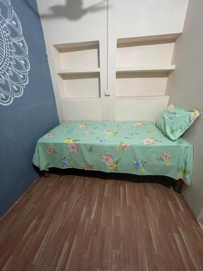 Indra Paying Guest House Waranasi Zewnętrze zdjęcie