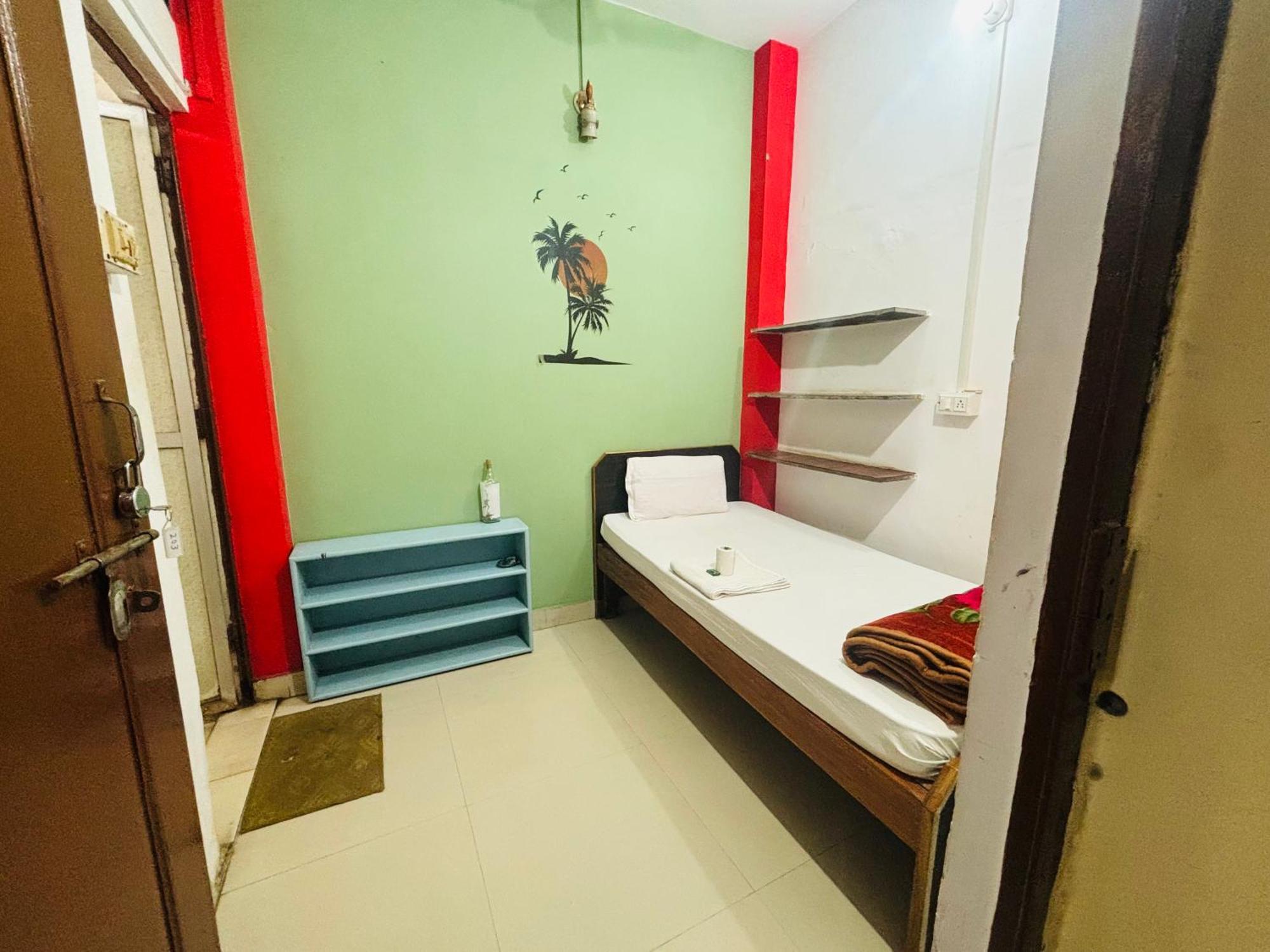 Indra Paying Guest House Waranasi Zewnętrze zdjęcie
